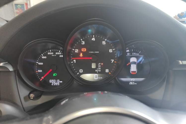 Used Porsche Macan 2018 Macan 2.0T Instrument Cluster