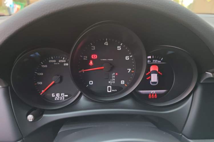 Used Porsche Macan 2018 Macan 2.0T Instrument Cluster