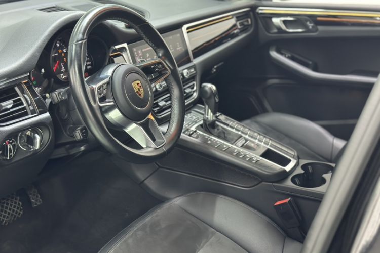 Used Porsche Macan 2018 Macan 2.0T Interior 1