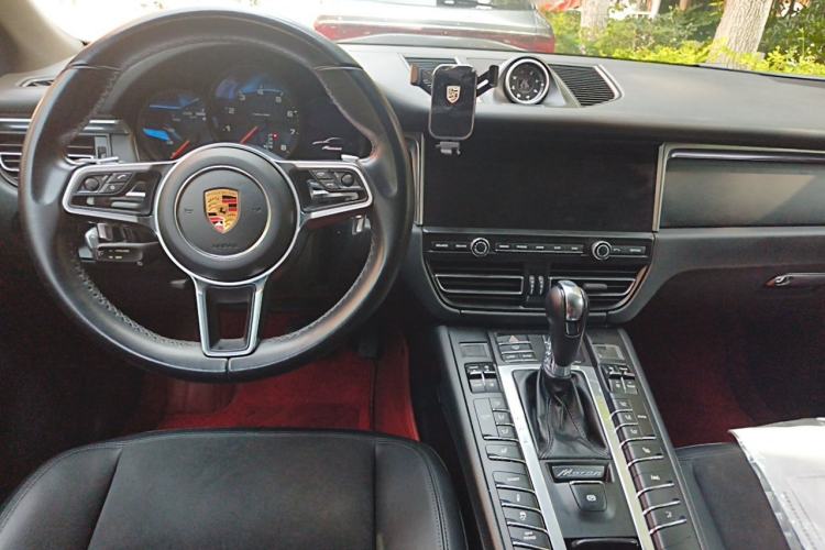 Used Porsche Macan 2018 Macan 2.0T Interior 2