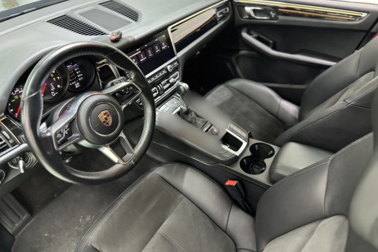 Used Porsche Macan 2018 Macan 2.0T Interior 4