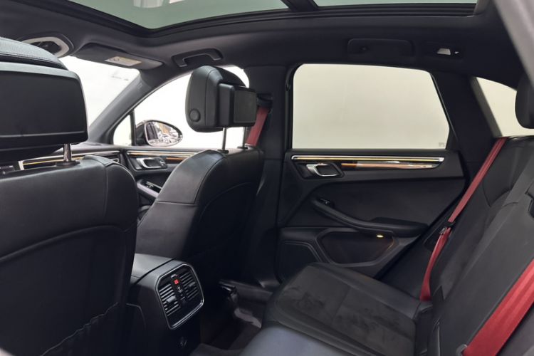 Used Porsche Macan 2018 Macan 2.0T Interior 5