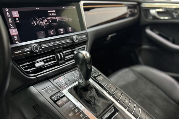 Used Porsche Macan 2018 Macan 2.0T Interior 6