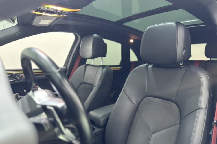 Used Porsche Macan 2018 Macan 2.0T Interior 7