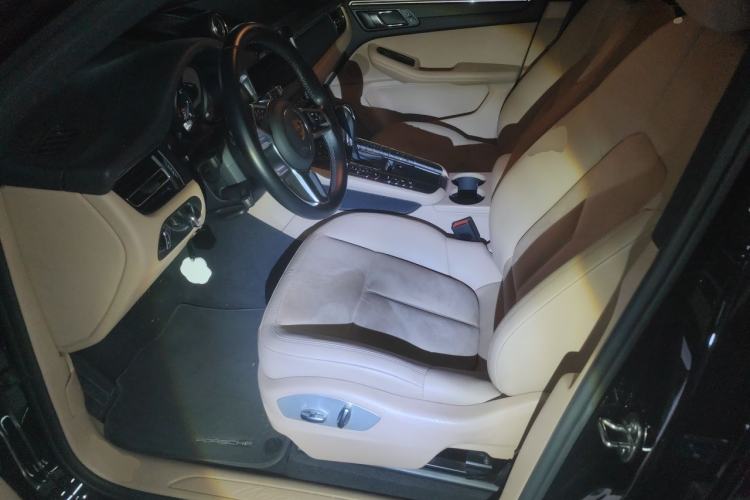 Used Porsche Macan 2018 Macan 2.0T Left Front Seat