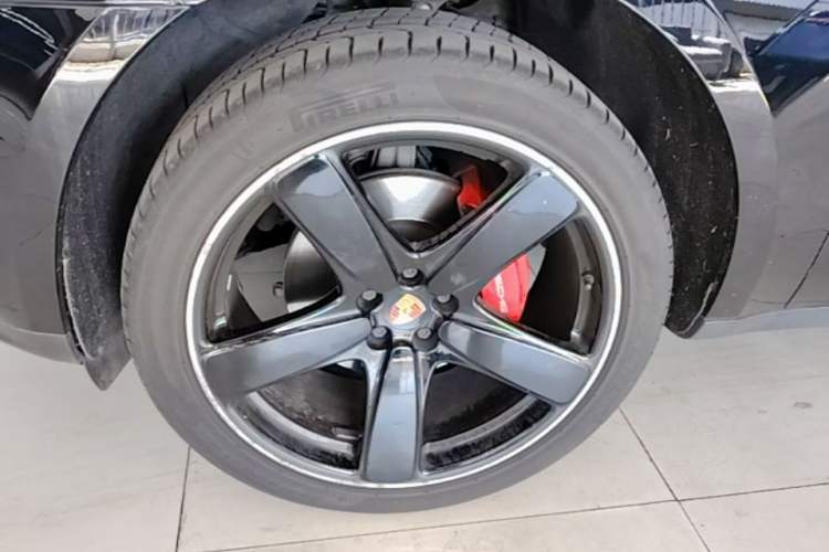 Used Porsche Macan 2018 Macan 2.0T Left Front Wheel Hub