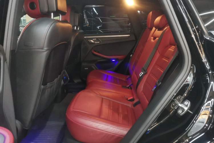 Used Porsche Macan 2018 Macan 2.0T Left Rear Seat