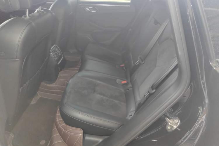 Used Porsche Macan 2018 Macan 2.0T Left Rear Seat