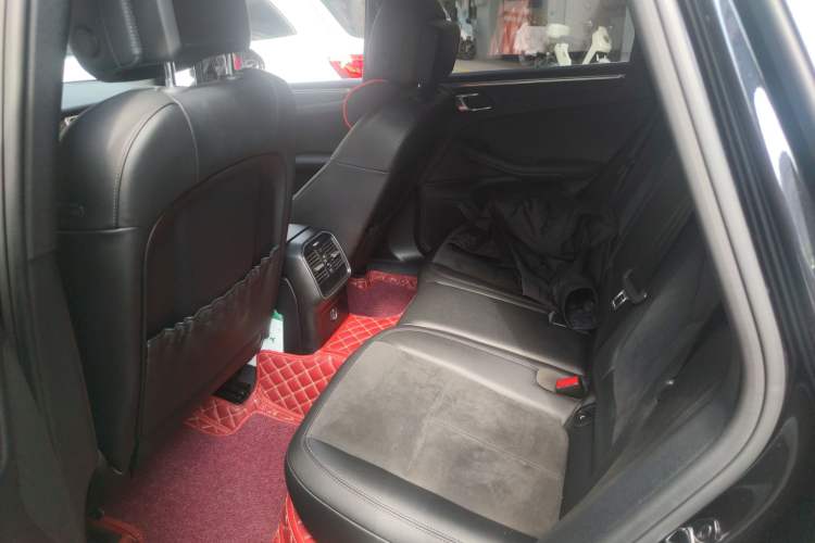 Used Porsche Macan 2018 Macan 2.0T Left Rear Seat