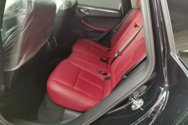 Used Porsche Macan 2018 Macan 2.0T Left Rear Seat