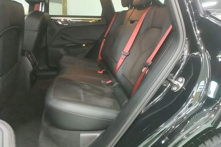 Used Porsche Macan 2018 Macan 2.0T Left Rear Seat