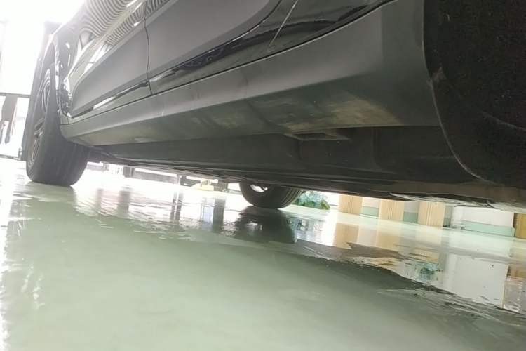 Used Porsche Macan 2018 Macan 2.0T Left Side Sill