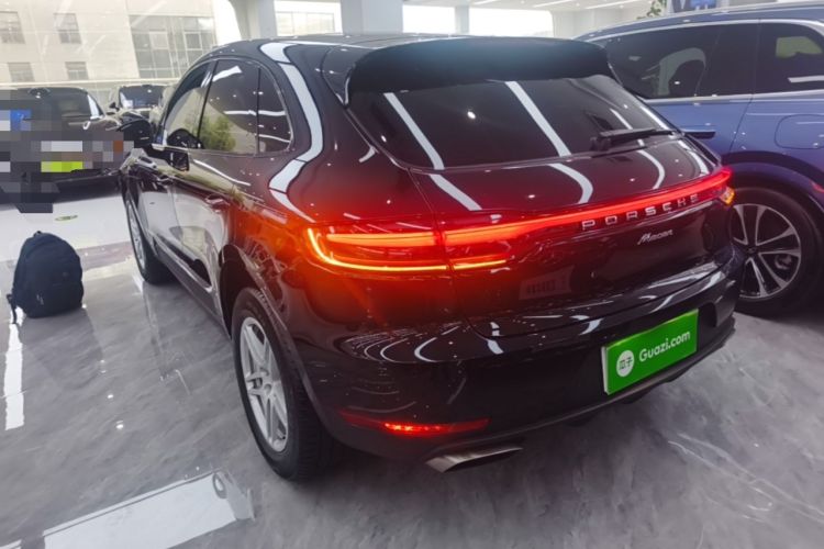 Used Porsche Macan 2018 Macan 2.0T Rear Left 45 Deg