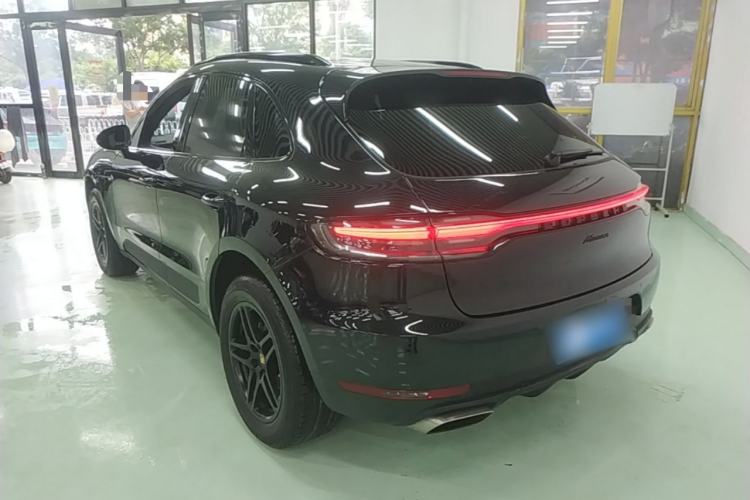 Used Porsche Macan 2018 Macan 2.0T Rear Left 45 Deg