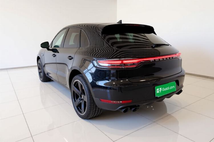 Used Porsche Macan 2018 Macan 2.0T Rear Left 45 Deg