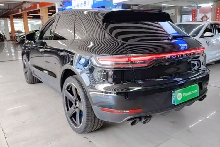 Used Porsche Macan 2018 Macan 2.0T Rear Left 45 Deg