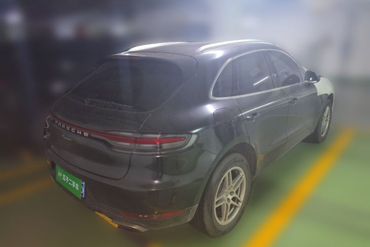 Used Porsche Macan 2018 Macan 2.0T Rear Right 45 Deg
