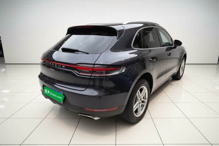 Used Porsche Macan 2018 Macan 2.0T Rear Right 45 Deg