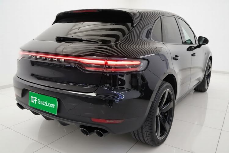 Used Porsche Macan 2018 Macan 2.0T Rear Right 45 Deg