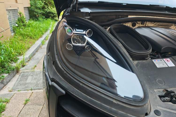 Used Porsche Macan 2018 Macan 2.0T Right Front Headlight