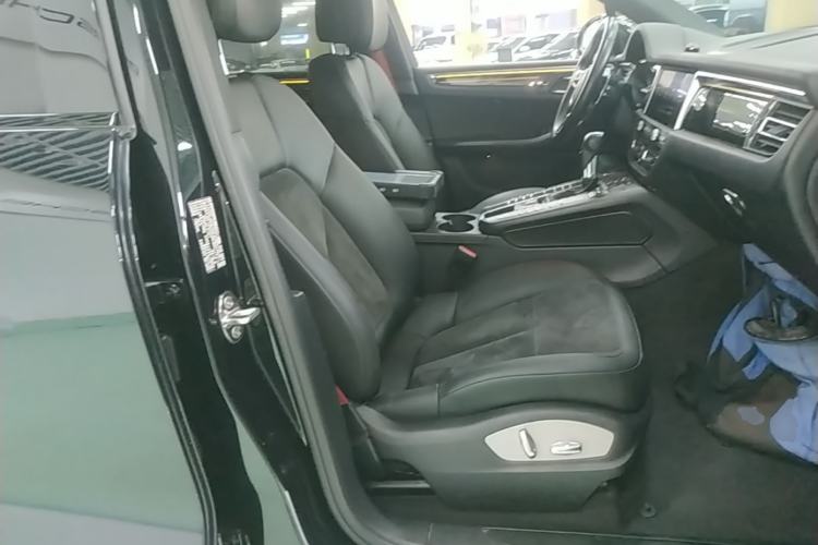 Used Porsche Macan 2018 Macan 2.0T Right Front Seat