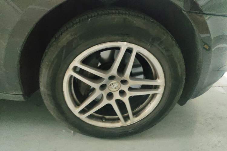 Used Porsche Macan 2018 Macan 2.0T Right Front Wheel Hub