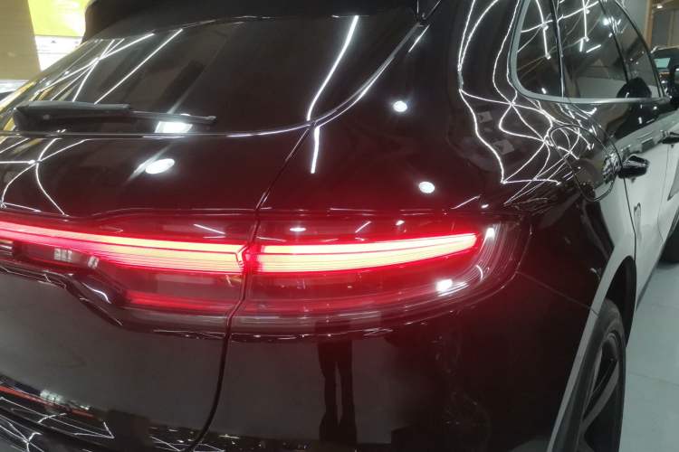 Used Porsche Macan 2018 Macan 2.0T Right Rear Taillight