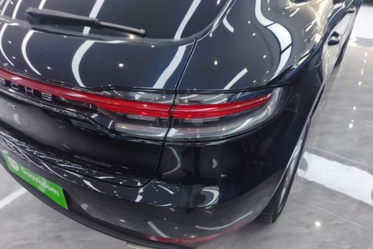 Used Porsche Macan 2018 Macan 2.0T Right Rear Taillight