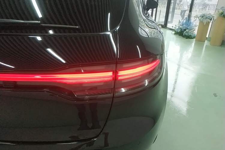 Used Porsche Macan 2018 Macan 2.0T Right Rear Taillight