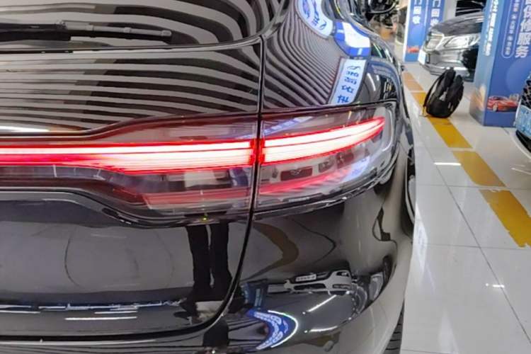 Used Porsche Macan 2018 Macan 2.0T Right Rear Taillight