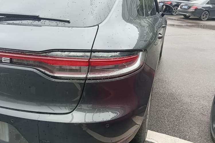 Used Porsche Macan 2018 Macan 2.0T Right Rear Taillight