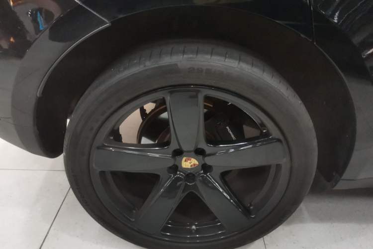 Used Porsche Macan 2018 Macan 2.0T Right Rear Wheel Hub