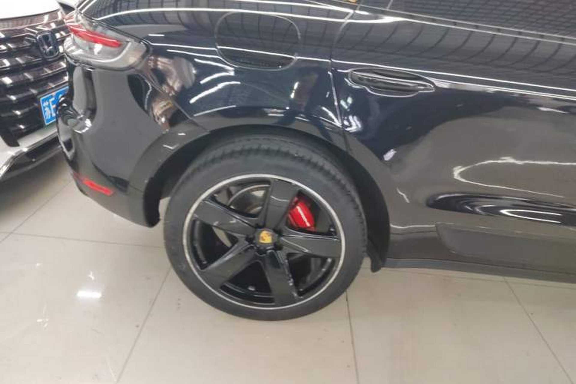 Used Porsche Macan 2018 Macan 2.0T Right Rear Wheel Hub