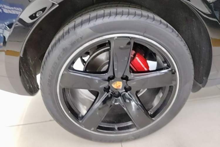 Used Porsche Macan 2018 Macan 2.0T Right Rear Wheel Hub