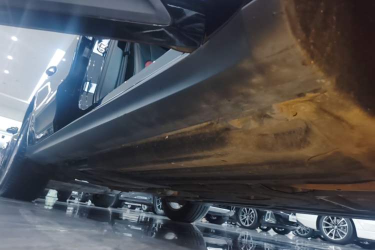 Used Porsche Macan 2018 Macan 2.0T Right Side Sill