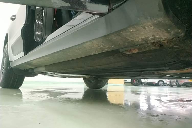 Used Porsche Macan 2018 Macan 2.0T Right Side Sill