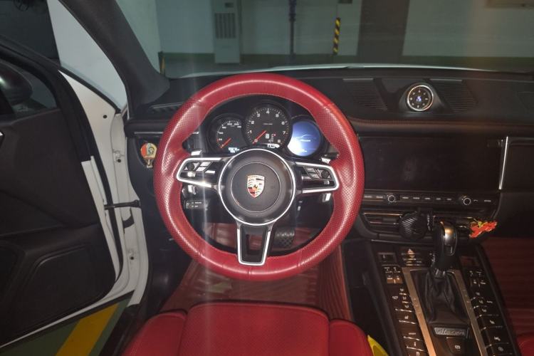 Used Porsche Macan 2018 Macan 2.0T Steering Wheel