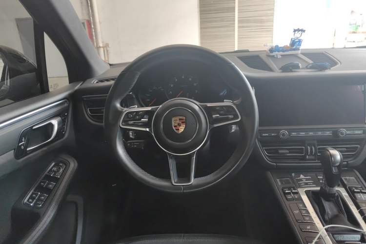 Used Porsche Macan 2018 Macan 2.0T Steering Wheel