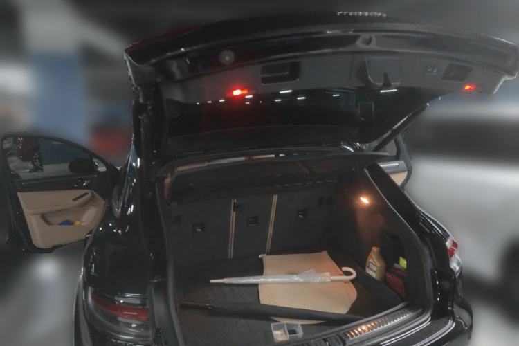 Used Porsche Macan 2018 Macan 2.0T Trunk