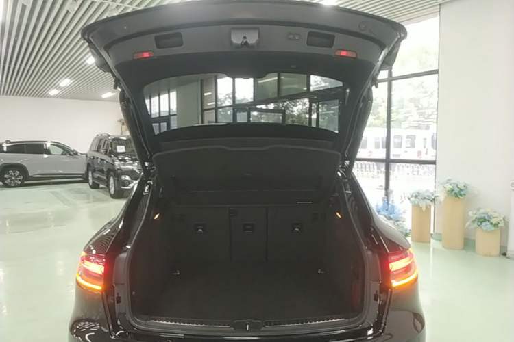Used Porsche Macan 2018 Macan 2.0T Trunk