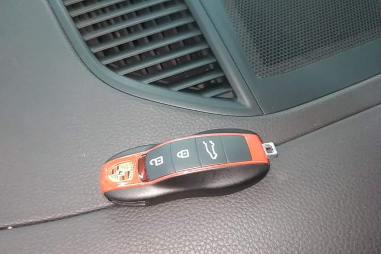 Used Porsche Macan 2018 Macan 2.0T Vehicle Key