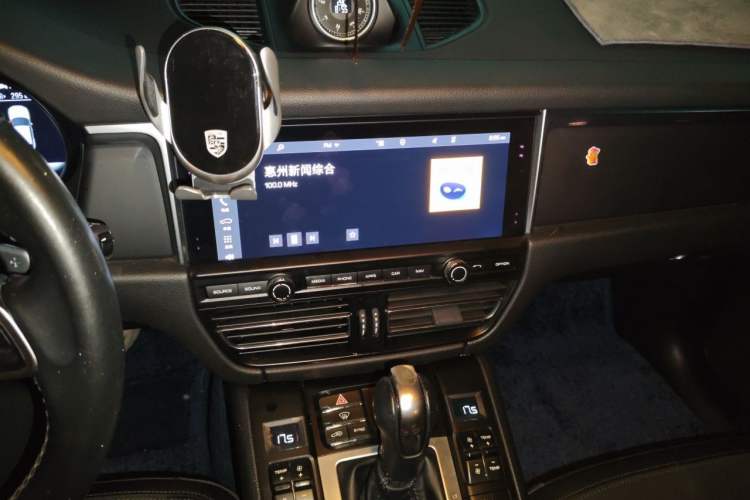 Used Porsche Macan 2018 Macan 2.0T Audio And AC Panel