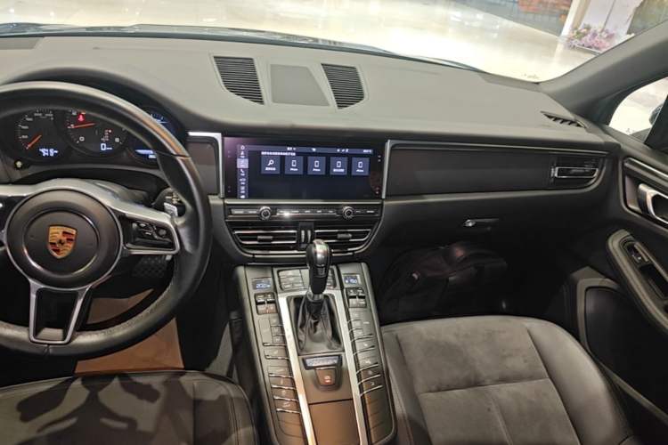 Used Porsche Macan 2018 Macan 2.0T Audio And AC Panel