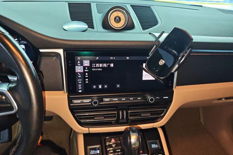 Used Porsche Macan 2018 Macan 2.0T Audio And AC Panel