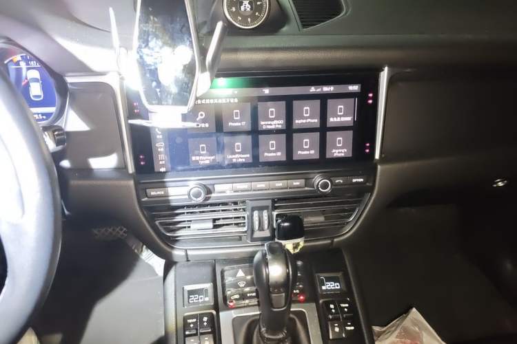 Used Porsche Macan 2018 Macan 2.0T Audio And AC Panel
