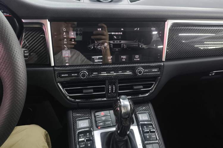 Used Porsche Macan 2018 Macan 2.0T Audio And AC Panel