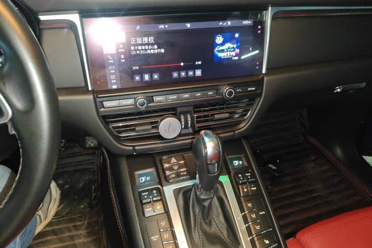 Used Porsche Macan 2018 Macan 2.0T Audio And AC Panel