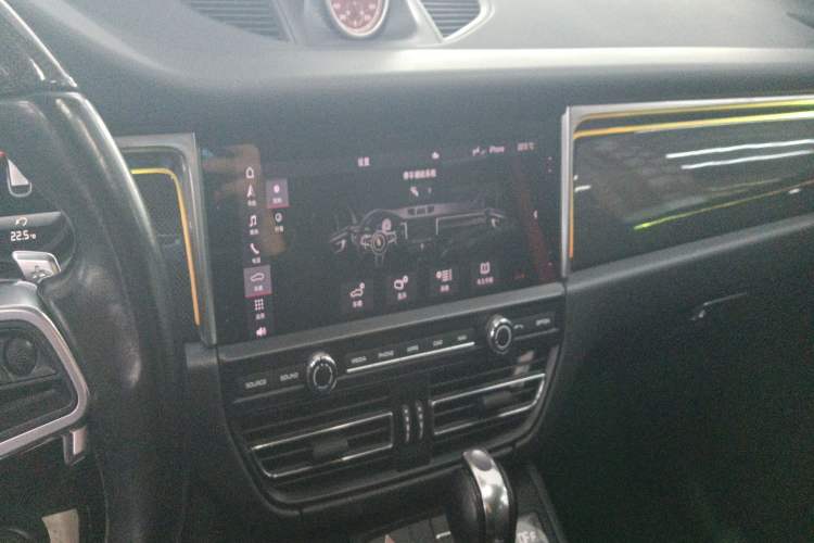 Used Porsche Macan 2018 Macan 2.0T Audio And AC Panel