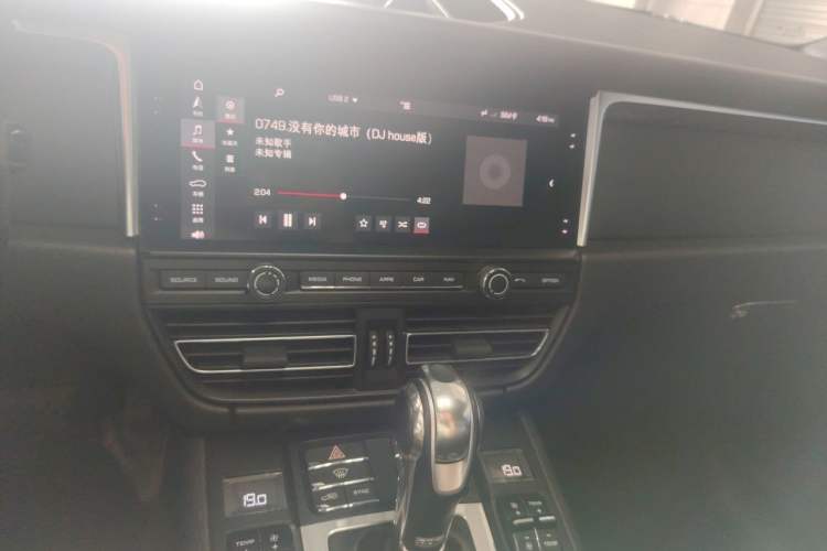 Used Porsche Macan 2018 Macan 2.0T Audio And AC Panel