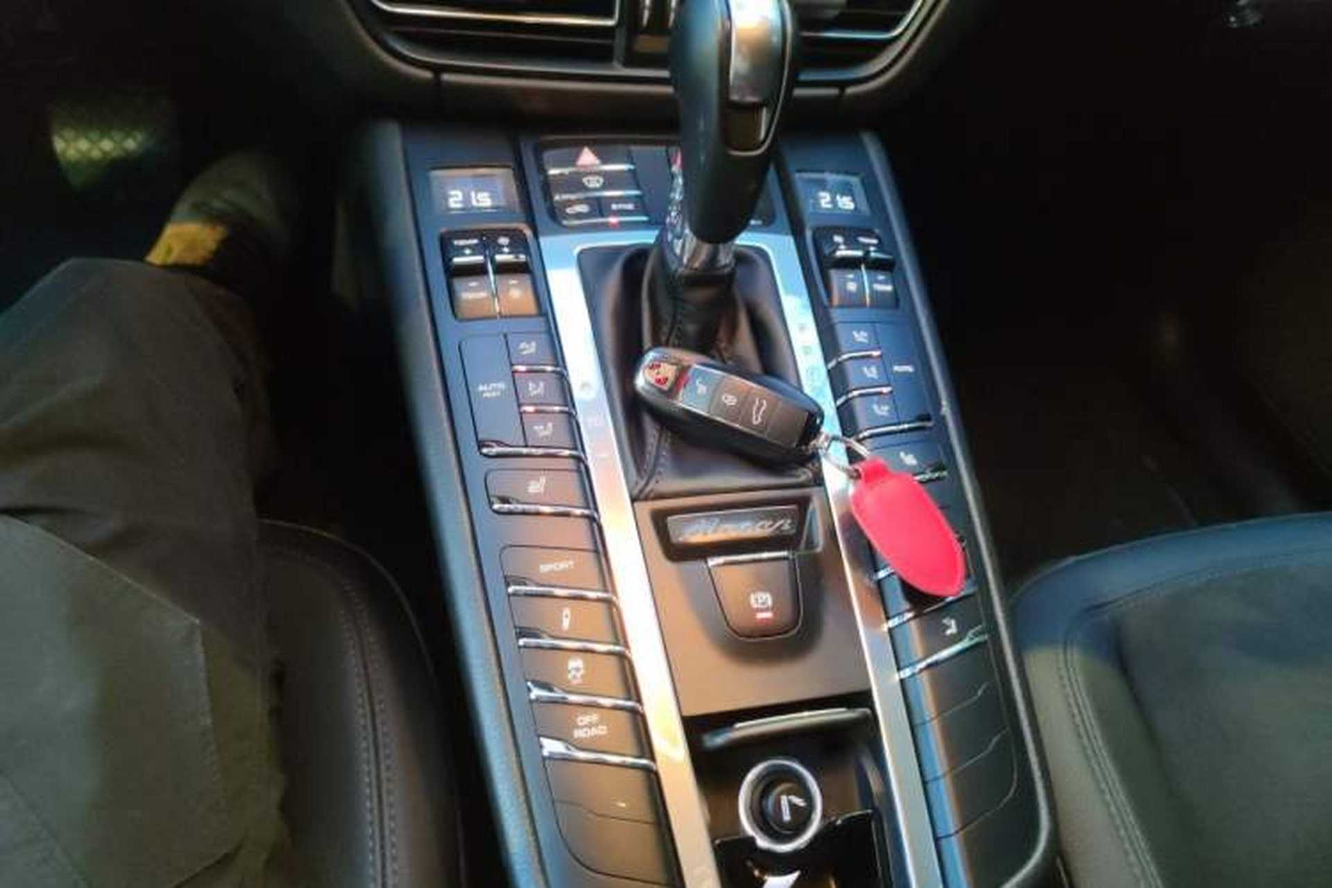 Used Porsche Macan 2018 Macan 2.0T Audio And AC Panel